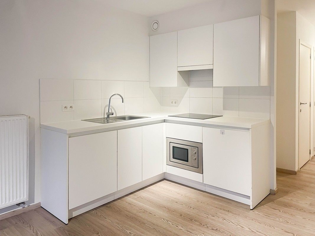 Gezellig 1 slaapkamer appartement met parkeerplaats te Nieuwpoort stad foto 3