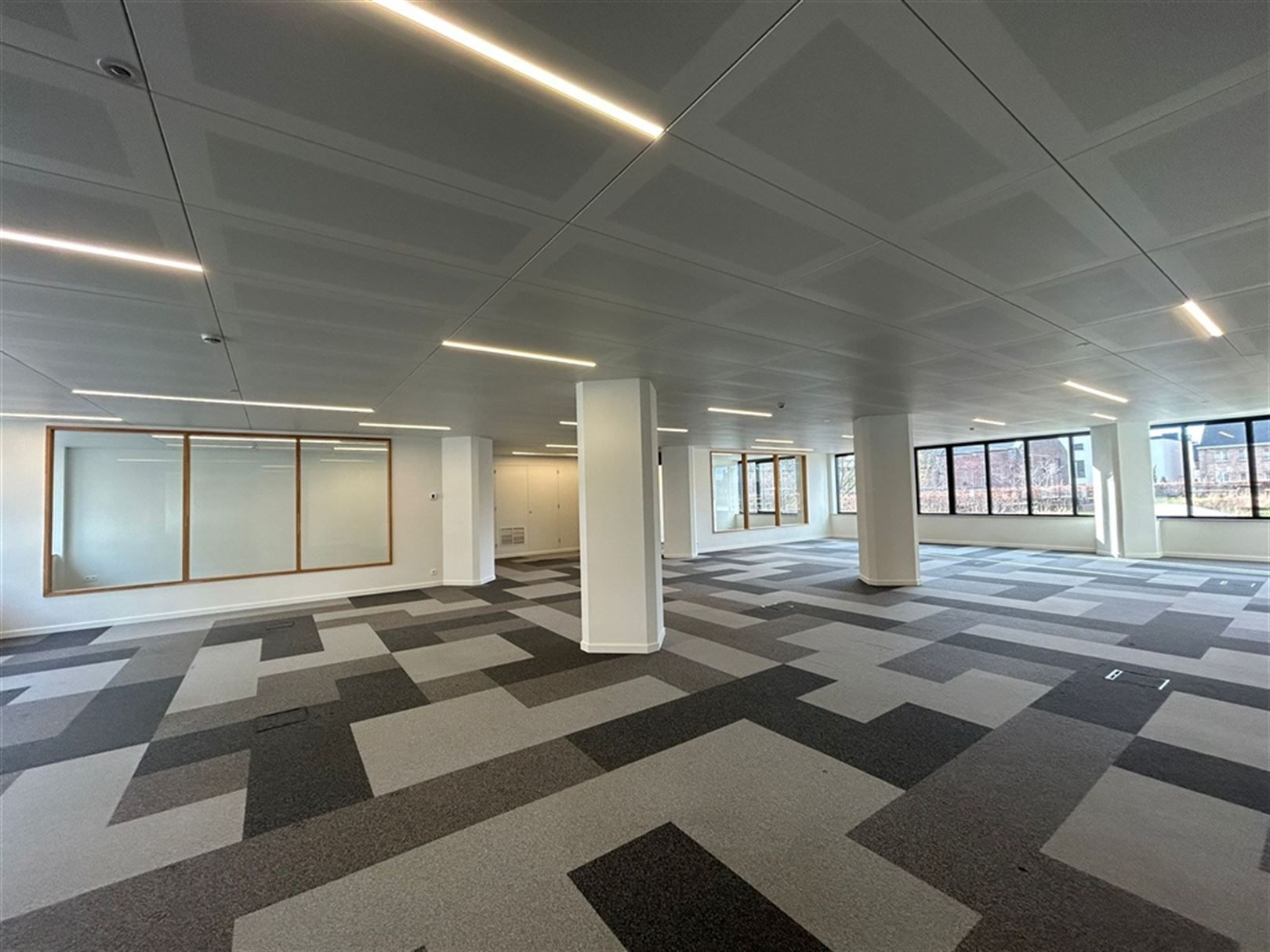 Volledig rerenoveerde kantoren te huur vanaf 150 m² foto 18