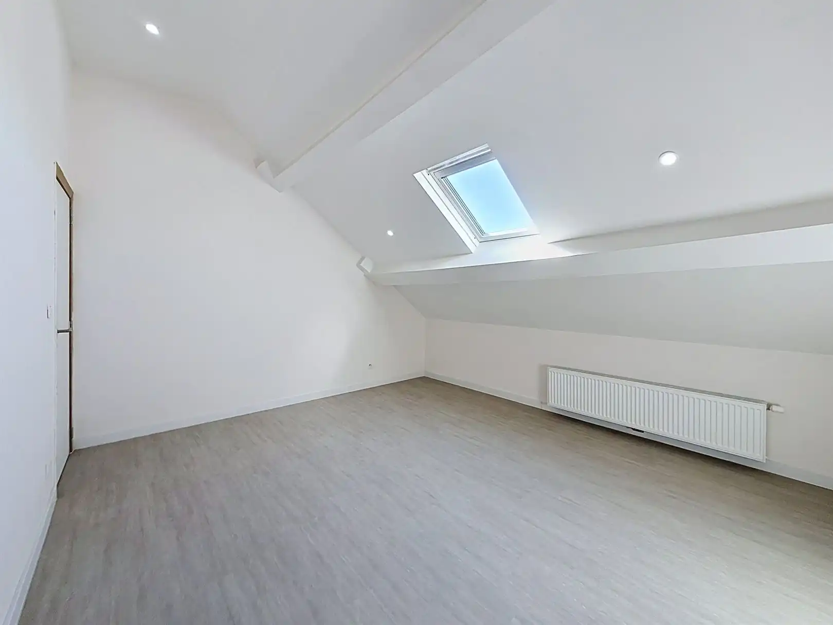 Gerenoveerde rijwoning, 4 slpks, 2 bdks, terras en tuin foto 30