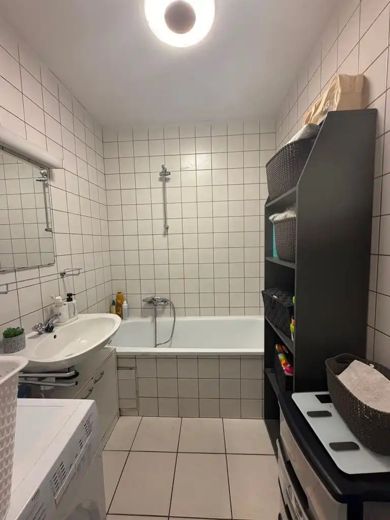 Gezellig 2-slpk appartement met terrasje in het centrum van Maaseik met autostaanplaats en aparte berging. foto 7