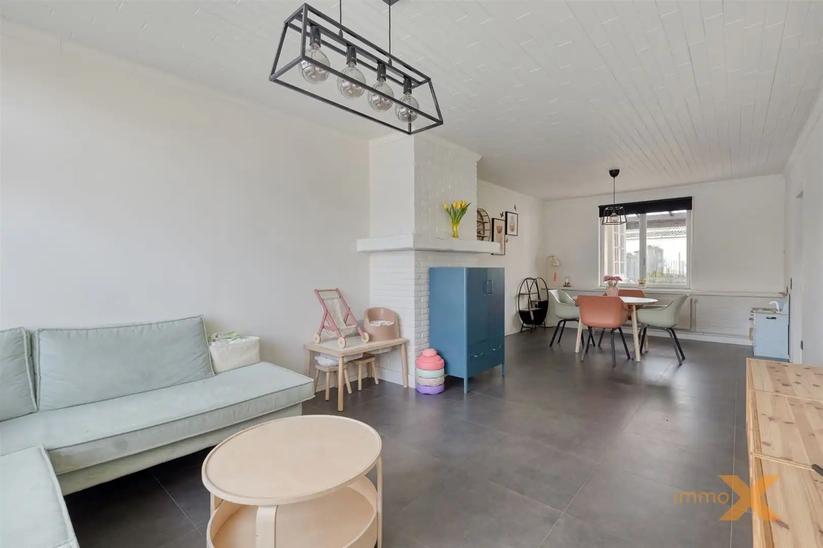 CHARMANTE GEZINSWONING MET AUTHENTIEKE GEVEL foto 4