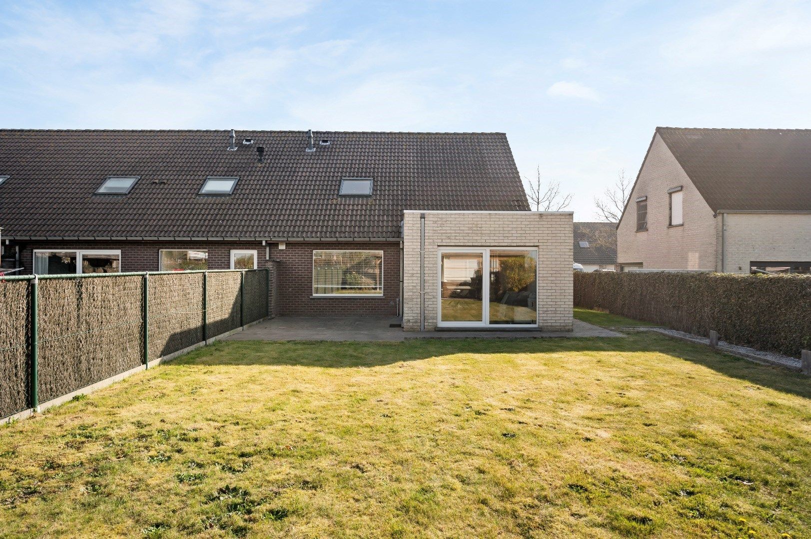 Centraal gelegen woning met 3 slaapkamers, garage en tuin. foto 20