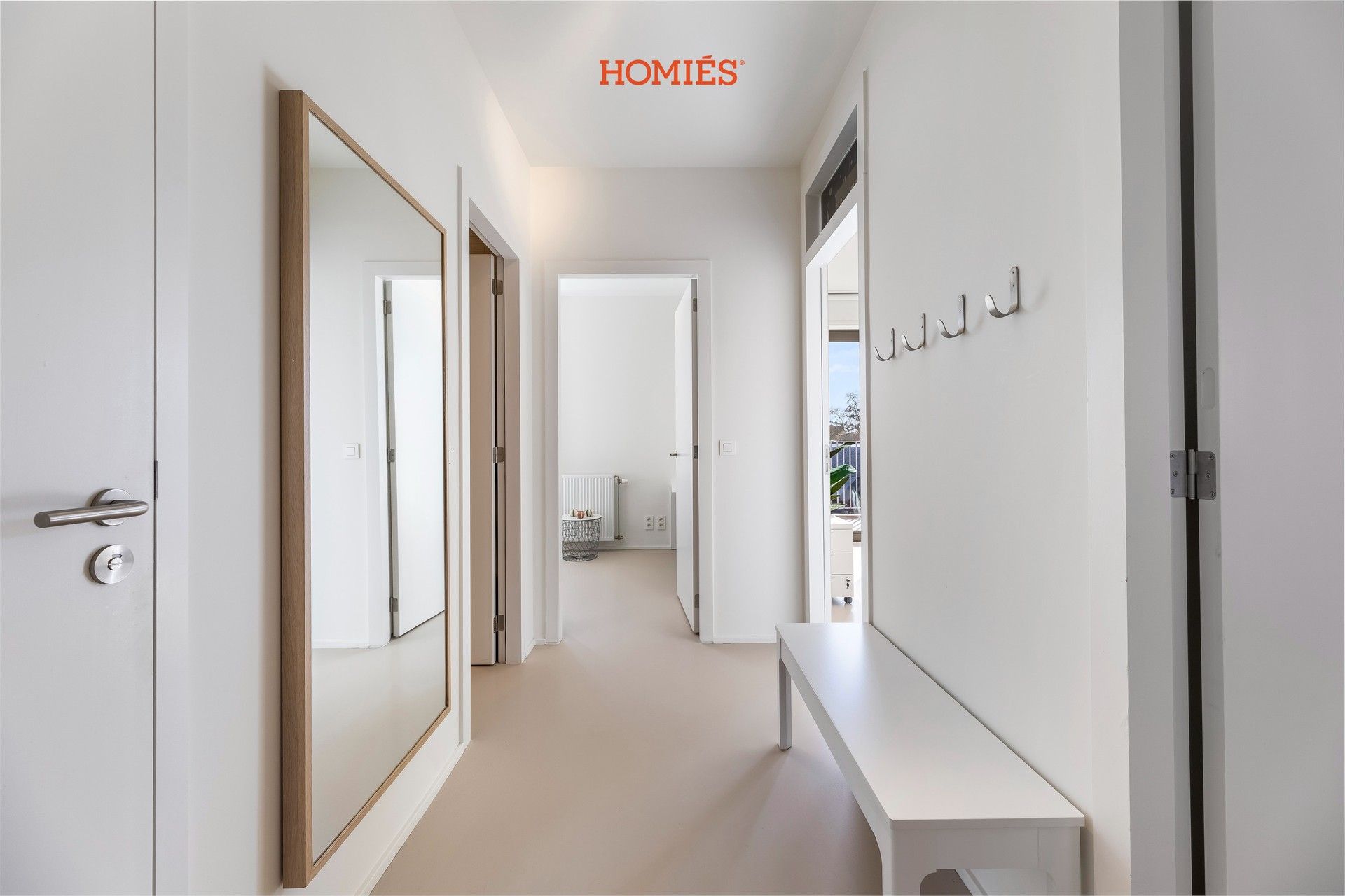 Ruim appartement met 3 slpk, riant terras en autostaanplaats foto 5