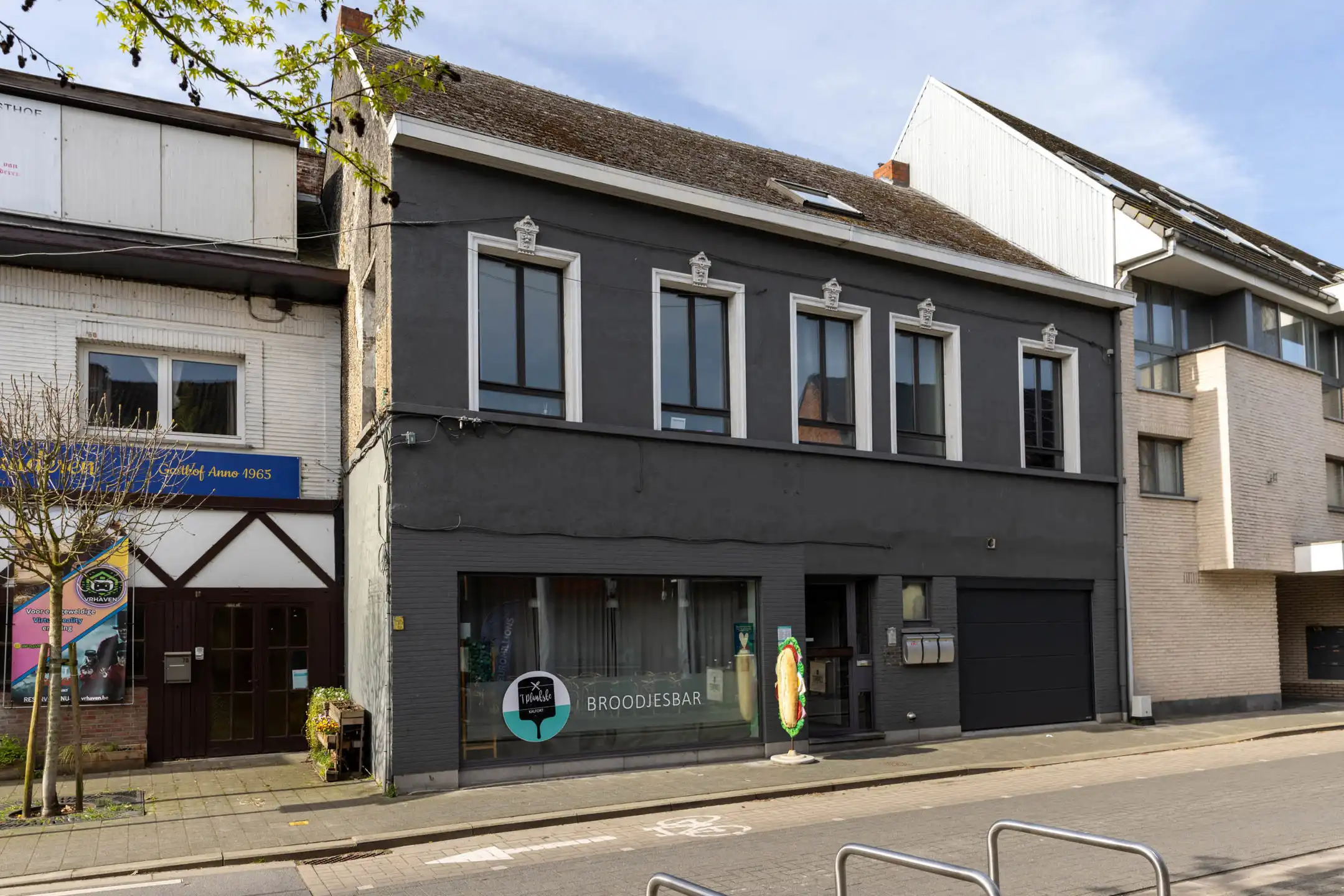 Ruim appartement met 3 slaapkamers en open keuken foto 2