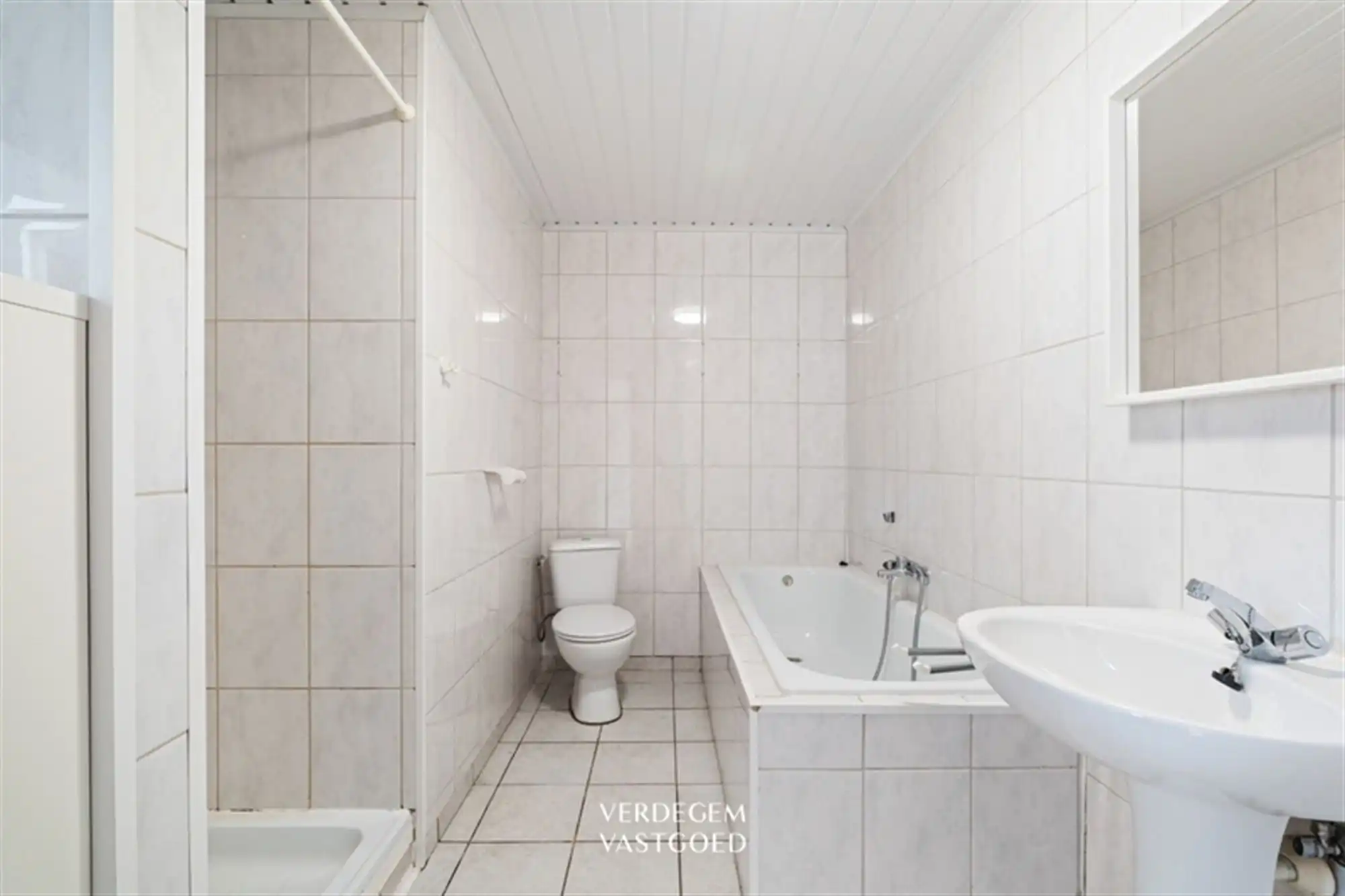 Vrijstaande woning met 2+1 slaapkamers, tuin en weidse zichten - te renoveren foto 10