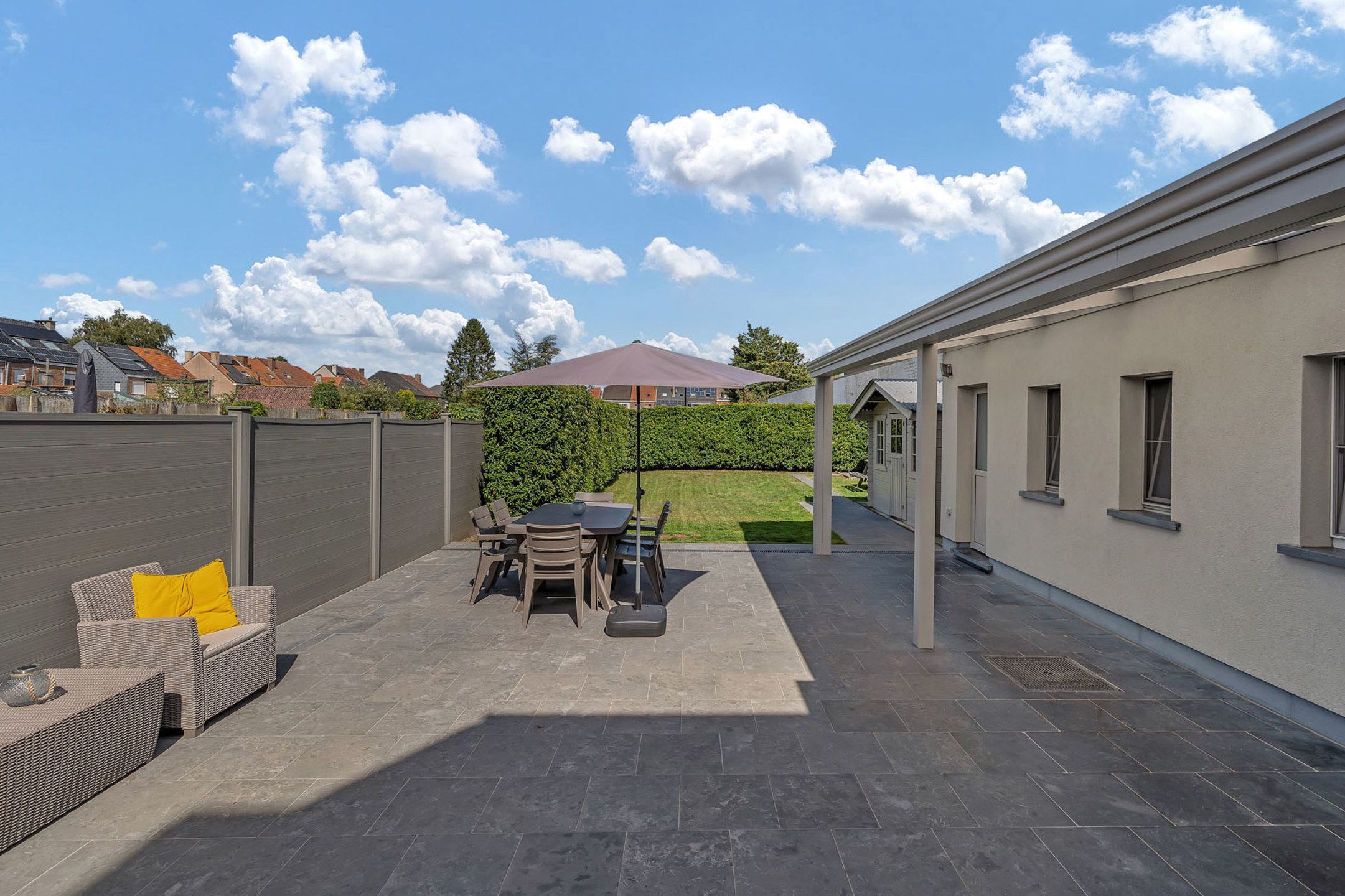 Instapklare woning met garage en tuin foto 20