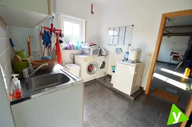 Ruime gezinswoning gelegen met tuin net buiten het centrum van Eeklo! foto 17