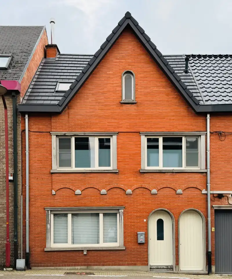 Gezellige gezinswoning met 3 slaapkamers in het centrum van Haaltert foto {{pictureIndex}}