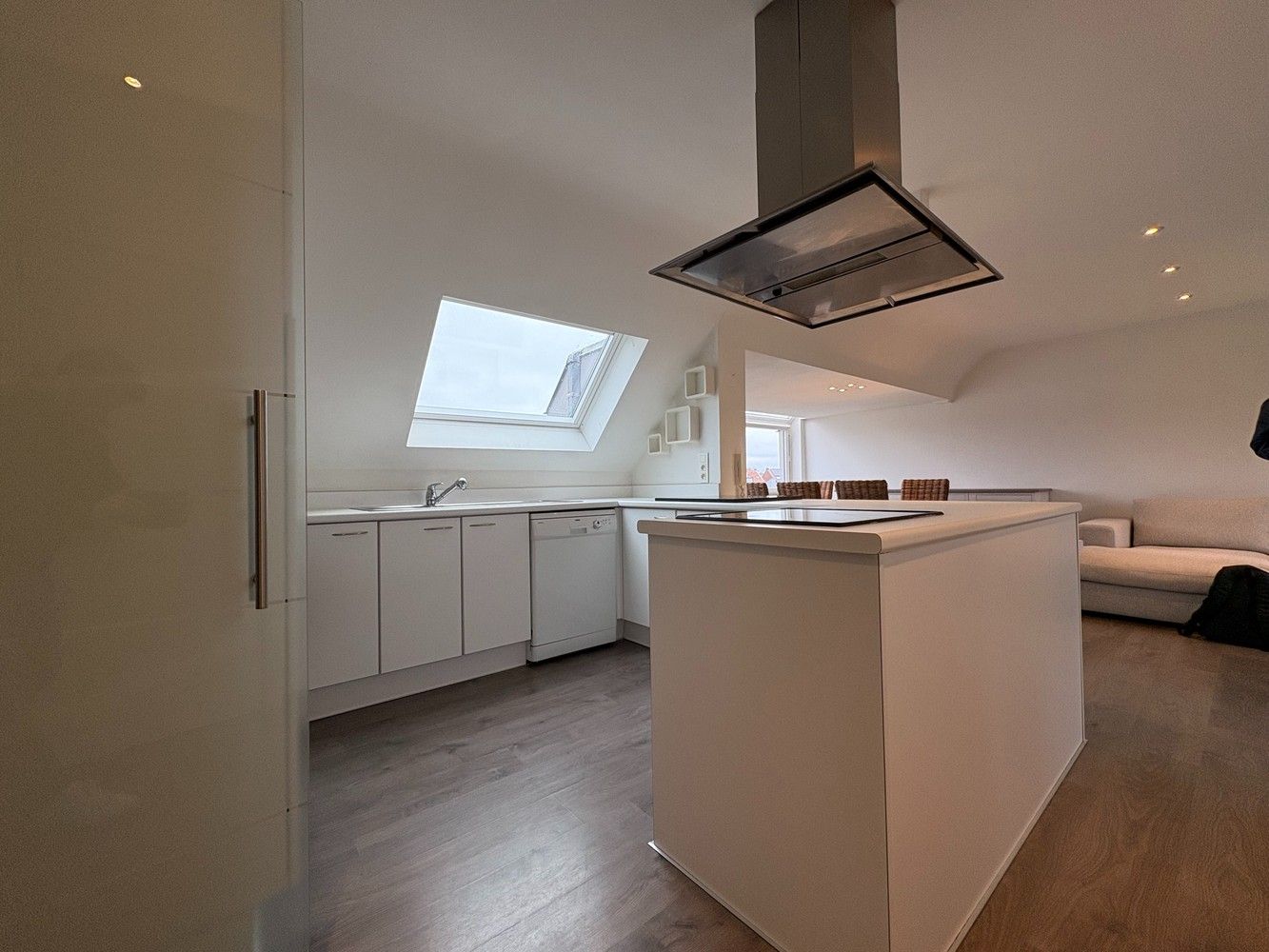 Dakappartement met twee slaapkamers en een terras foto 2