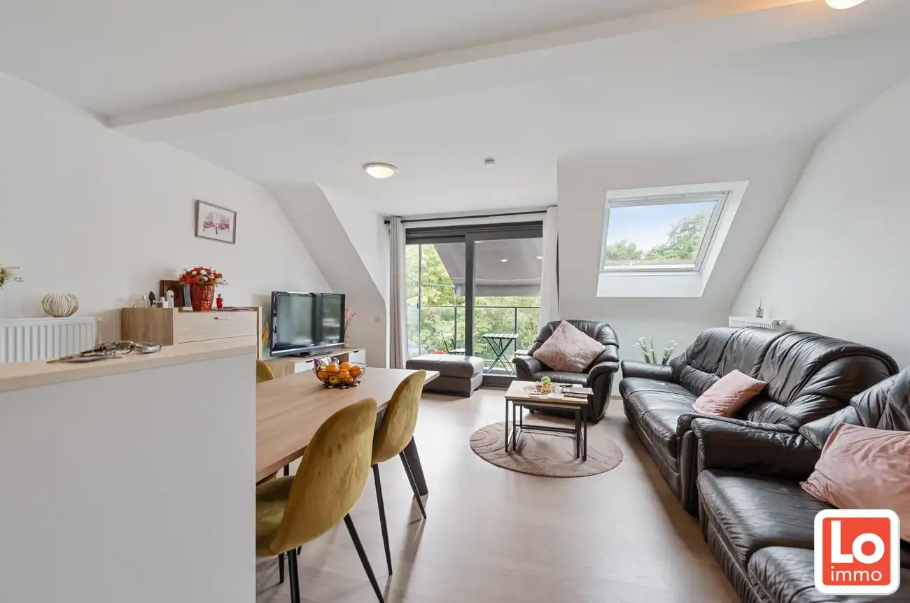 Mooi appartement met 2/3 slaapkamers, 2 badkamers en overdekte autostaanplaats in Centrum Lochristi foto 5