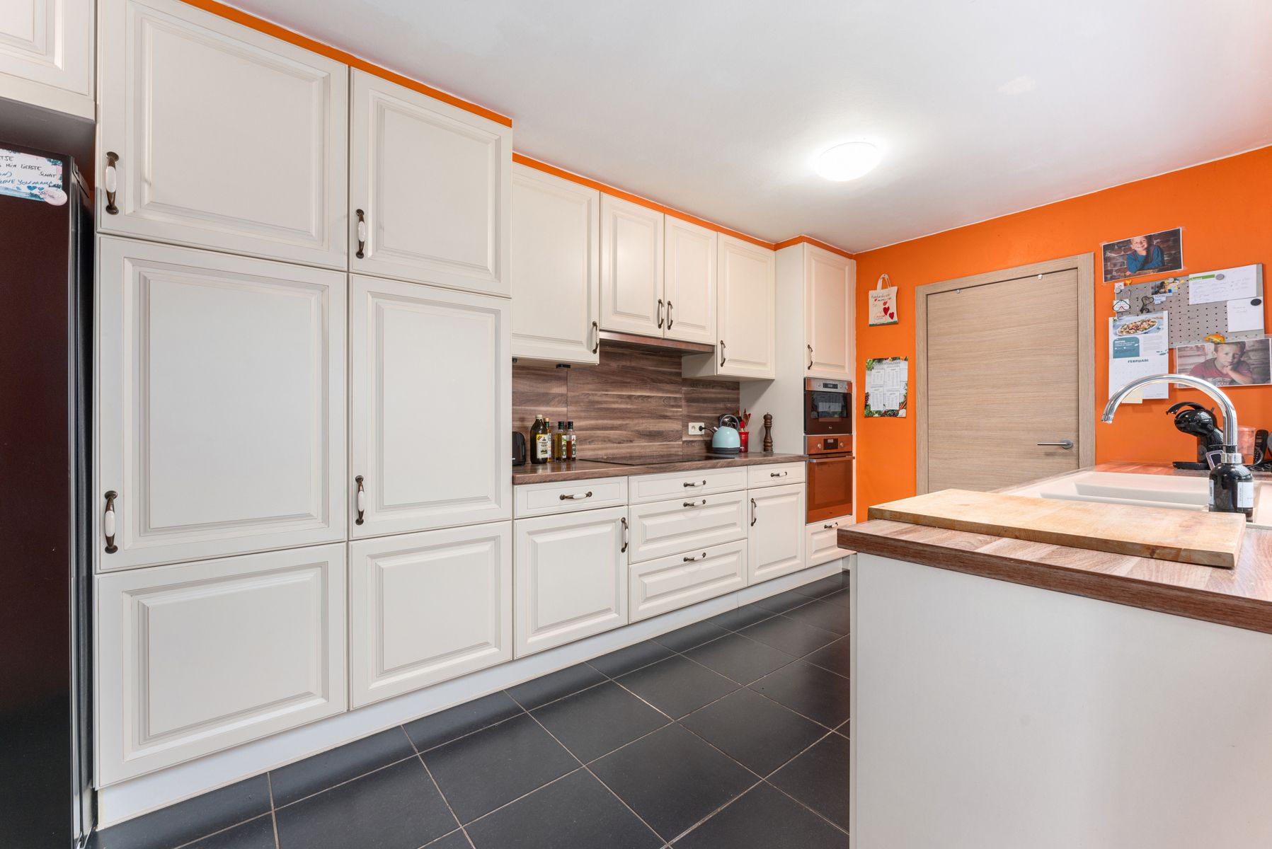 Alleenstaande woning op 721 m² met 6 slpk, garage en tuin foto 7