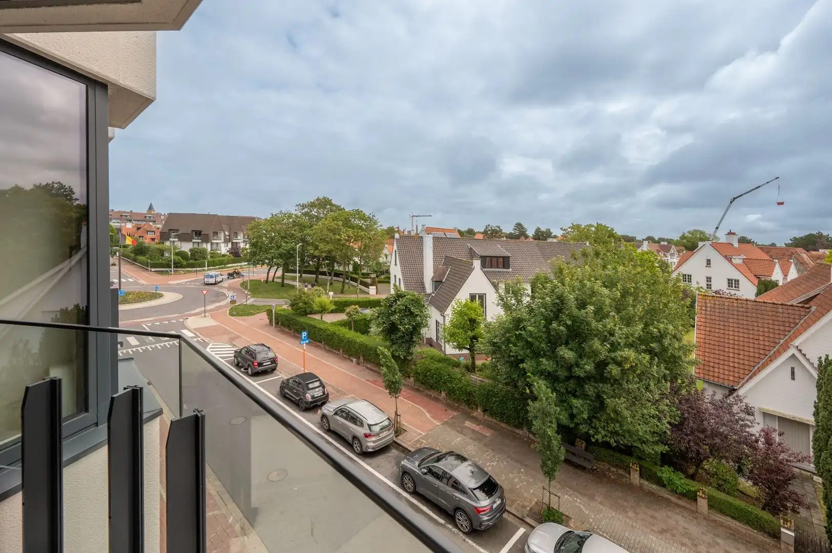 Prachtig gerenoveerd appartement nabij het centrum en de zee met open zichten. foto 2