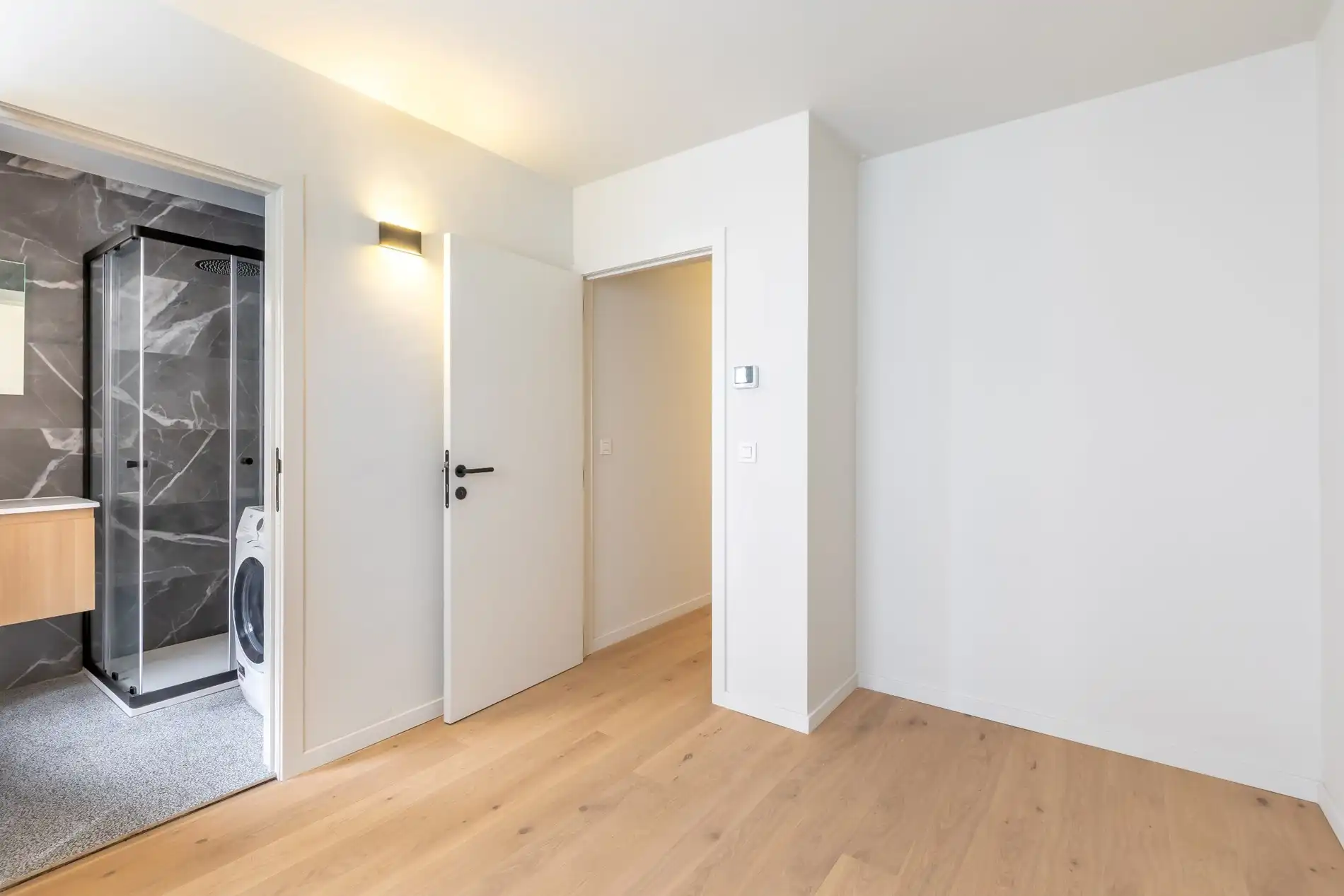 Centraal gelegen appartement met ruim terras foto 3