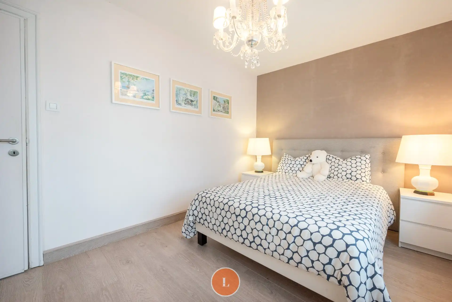 Statige villa met binnenzwembad, polyvalente ruimte en groene privacy foto 21