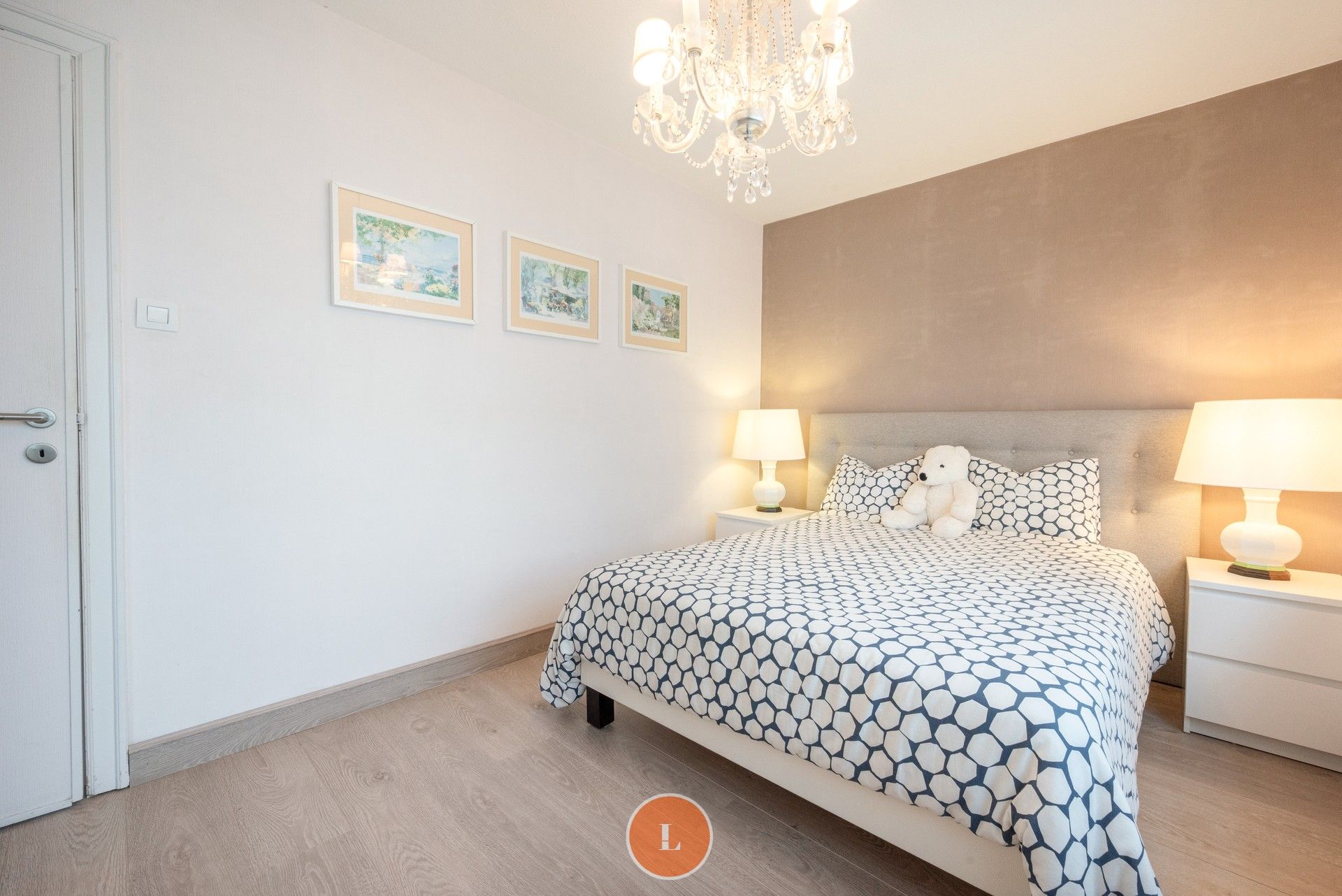 Statige villa met binnenzwembad, polyvalente ruimte en groene privacy foto 21