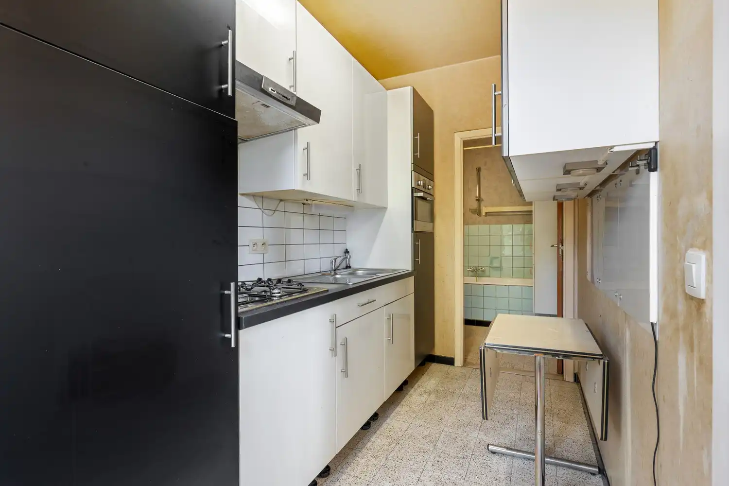 Te renoveren 2 slaapkamer appartement te Deurne foto 8