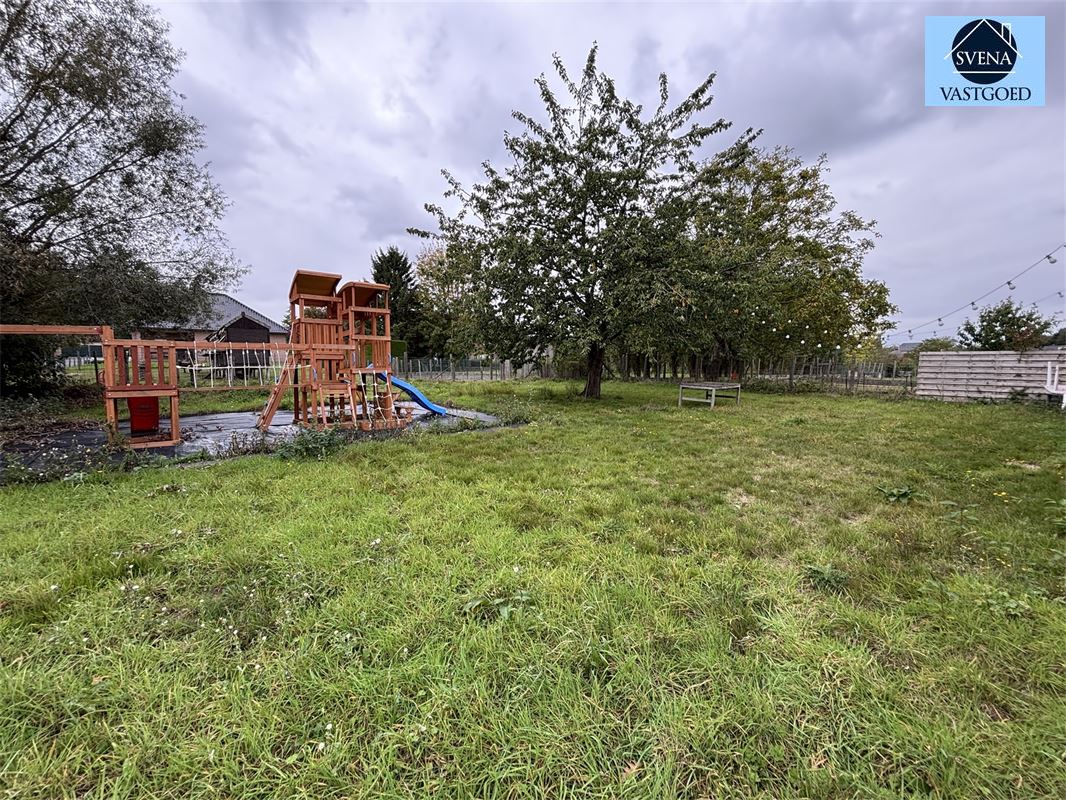 RUIME WONING MET LOODS foto 19