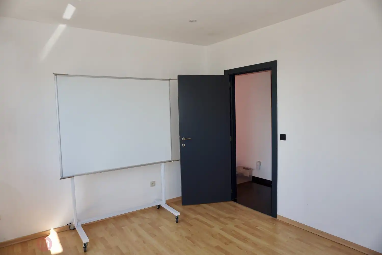 Ruime gezinswoning met 4 slaapkamers, tuin, garage en zonnepanelen te huur in Bertem foto 21