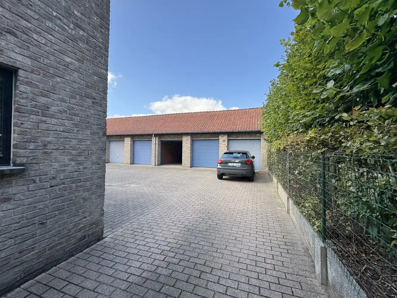 Lichtrijk appartement in het centrum van Torhout + garage foto 14