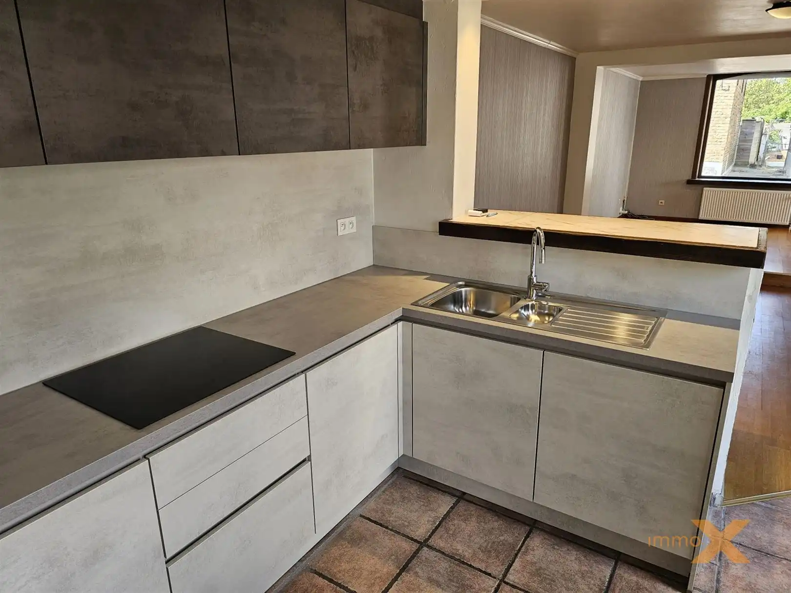 GEZELLIGE DORPSWONING MET TUINTJE foto 11