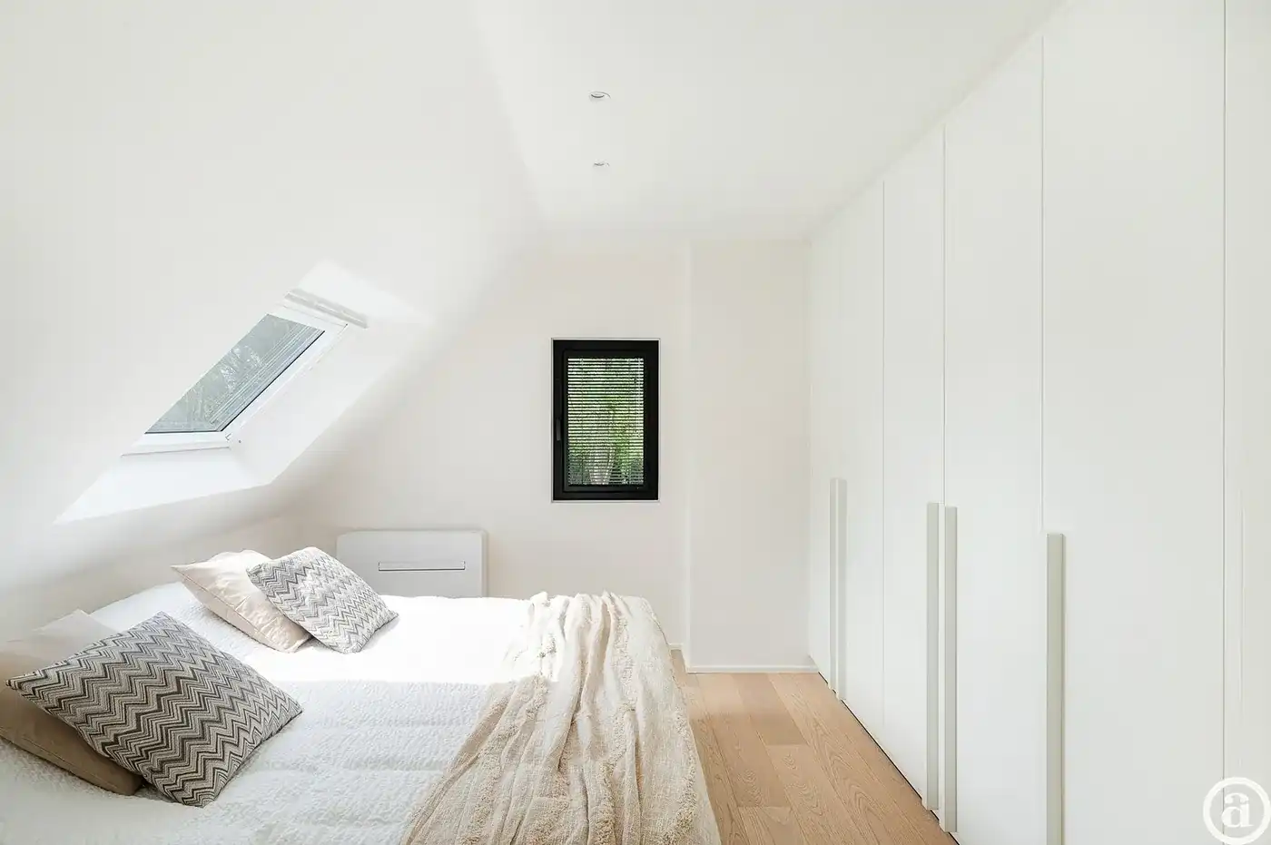 Gerenoveerde villa met 4slaapkamers en grote tuin in Knokke. foto 17
