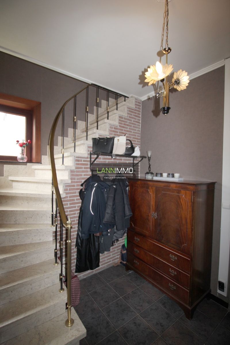 Ruime woning met weide en boomgaard foto 10