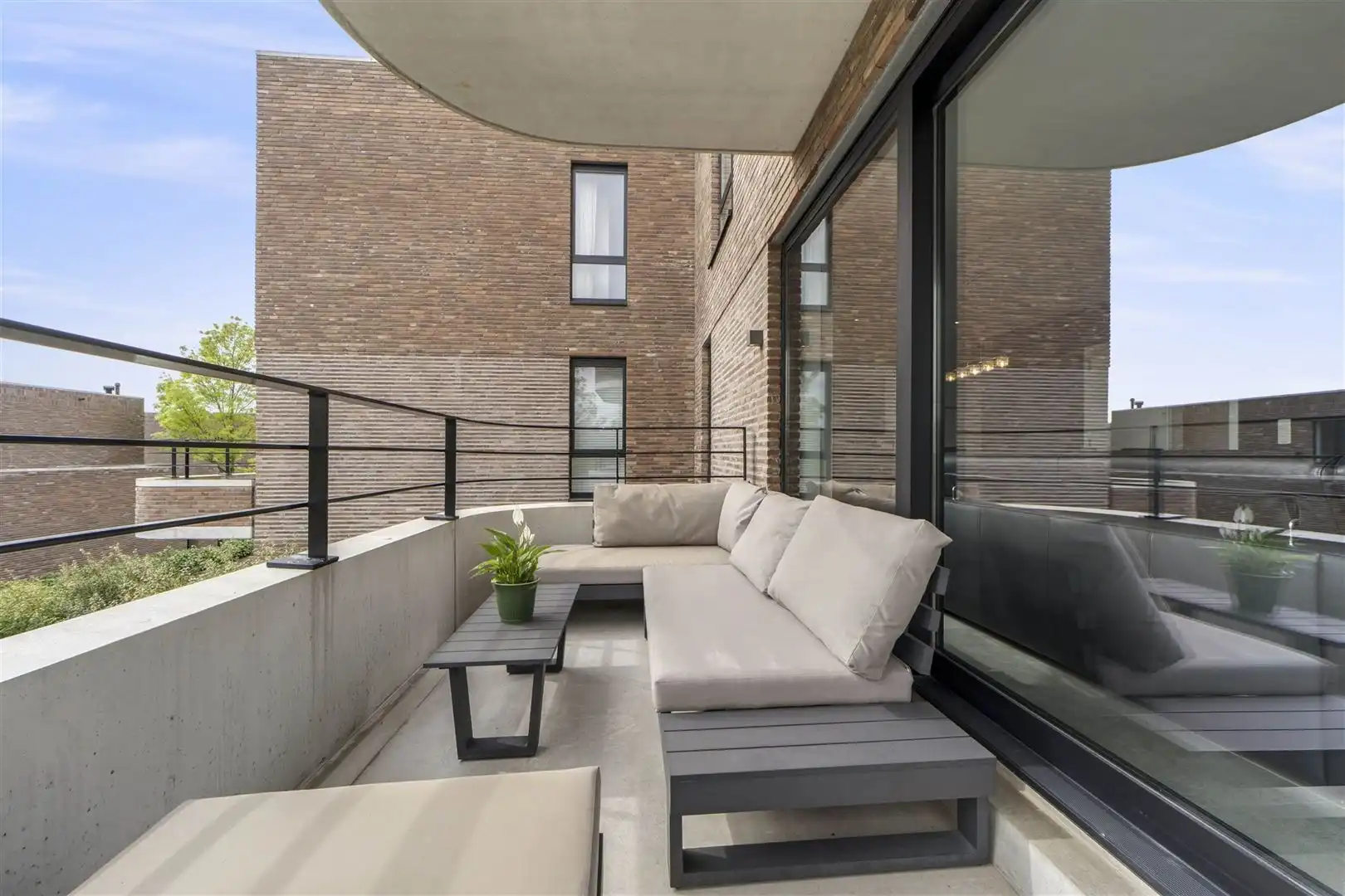 TE KOOP: Modern 1-slaapkamerappartement met zuidgericht terras te Hasselt! foto 13