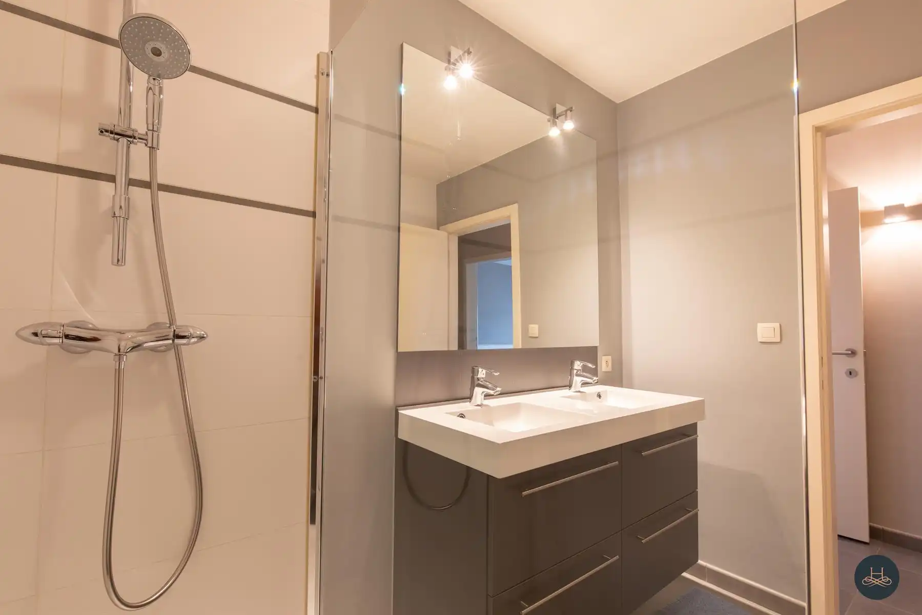 Gezellig appartement met groot terras foto 14