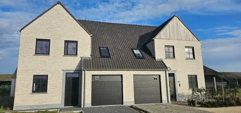 Nieuwbouw halfopen woning met klein magazijn foto 6