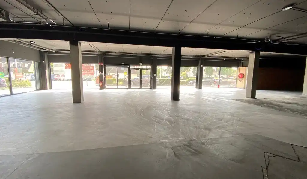 Winkel te huur langs Kortrijksesteenweg rechtover Maaltebruggepark te Gent foto 2