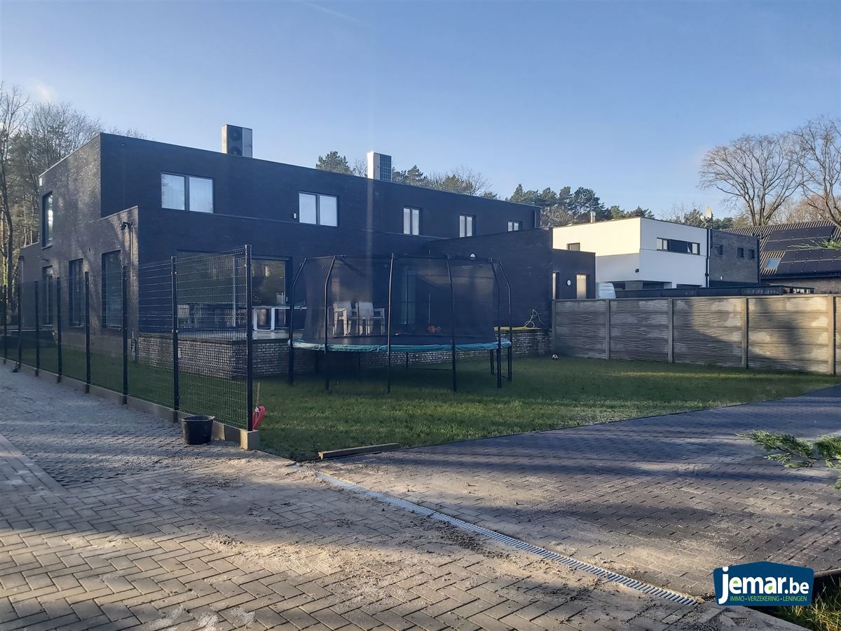 Moderne nieuwbouwwoning met 4 slaapkamers, 3 badkamers en volledige onderkeldering in Maasmechelen! foto 22