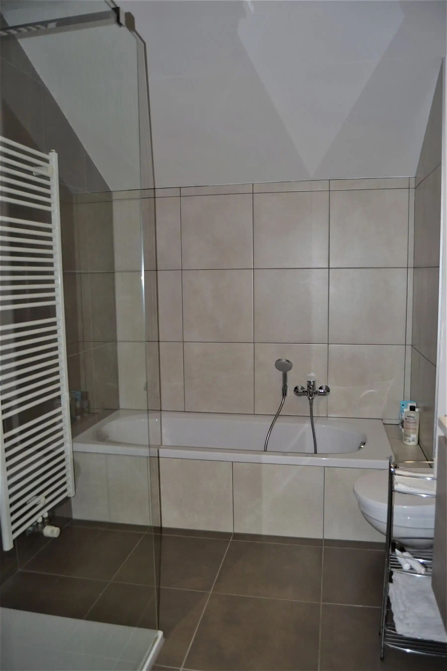 Recente instapklare woning met tuin foto 15