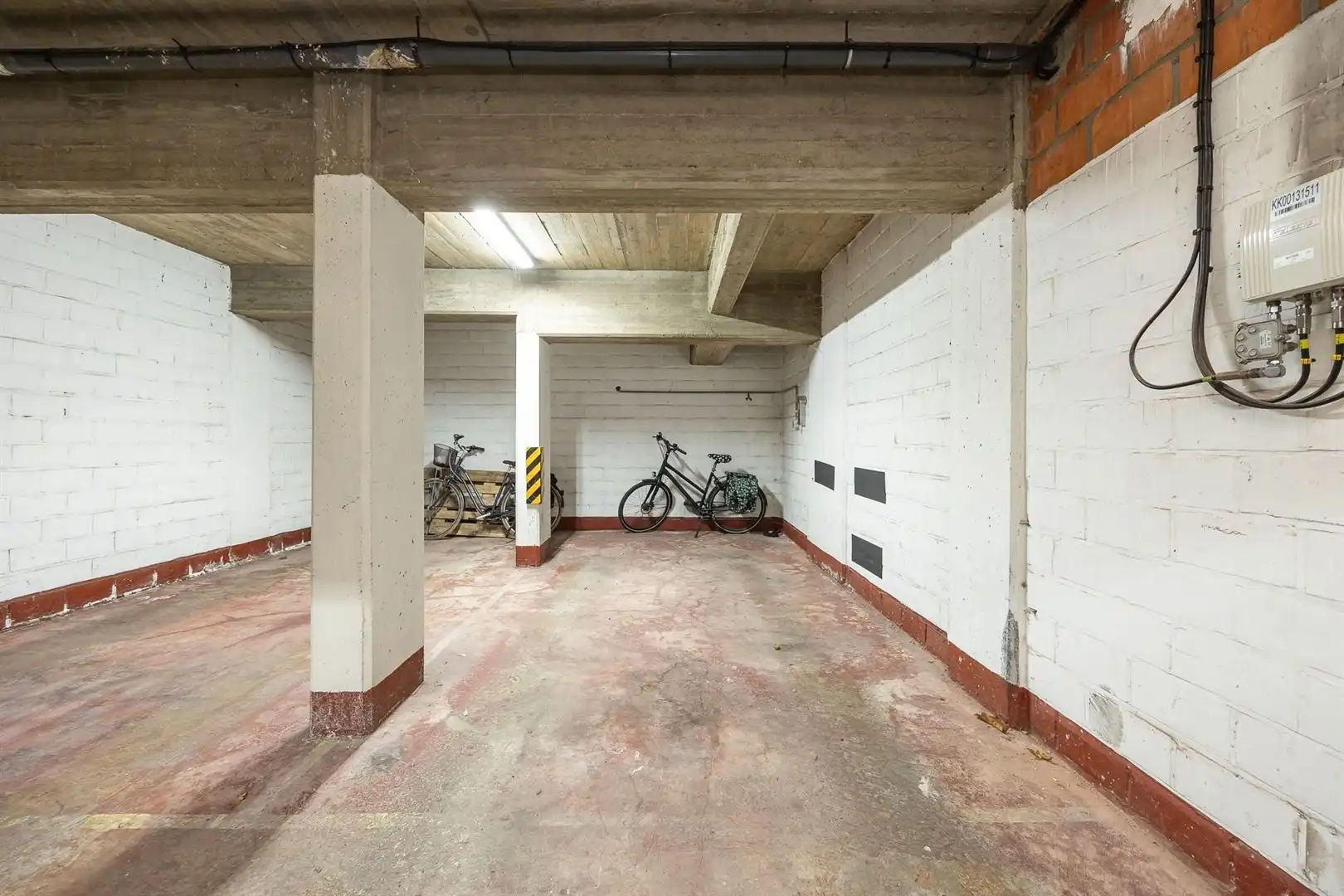 Lichtrijk twee slaapkamer appartement met autostaanplaats foto 14