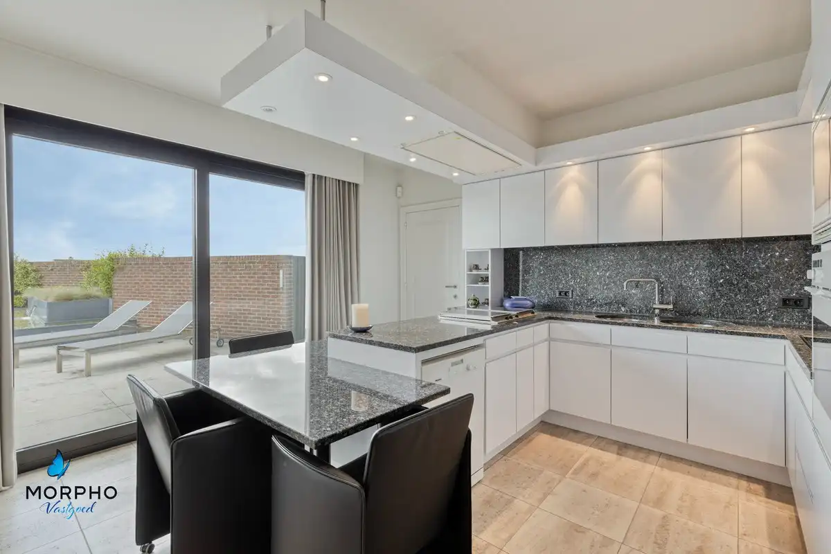 Instapklare handelswoning op topligging langs de N50 te koop in Wingene foto 5