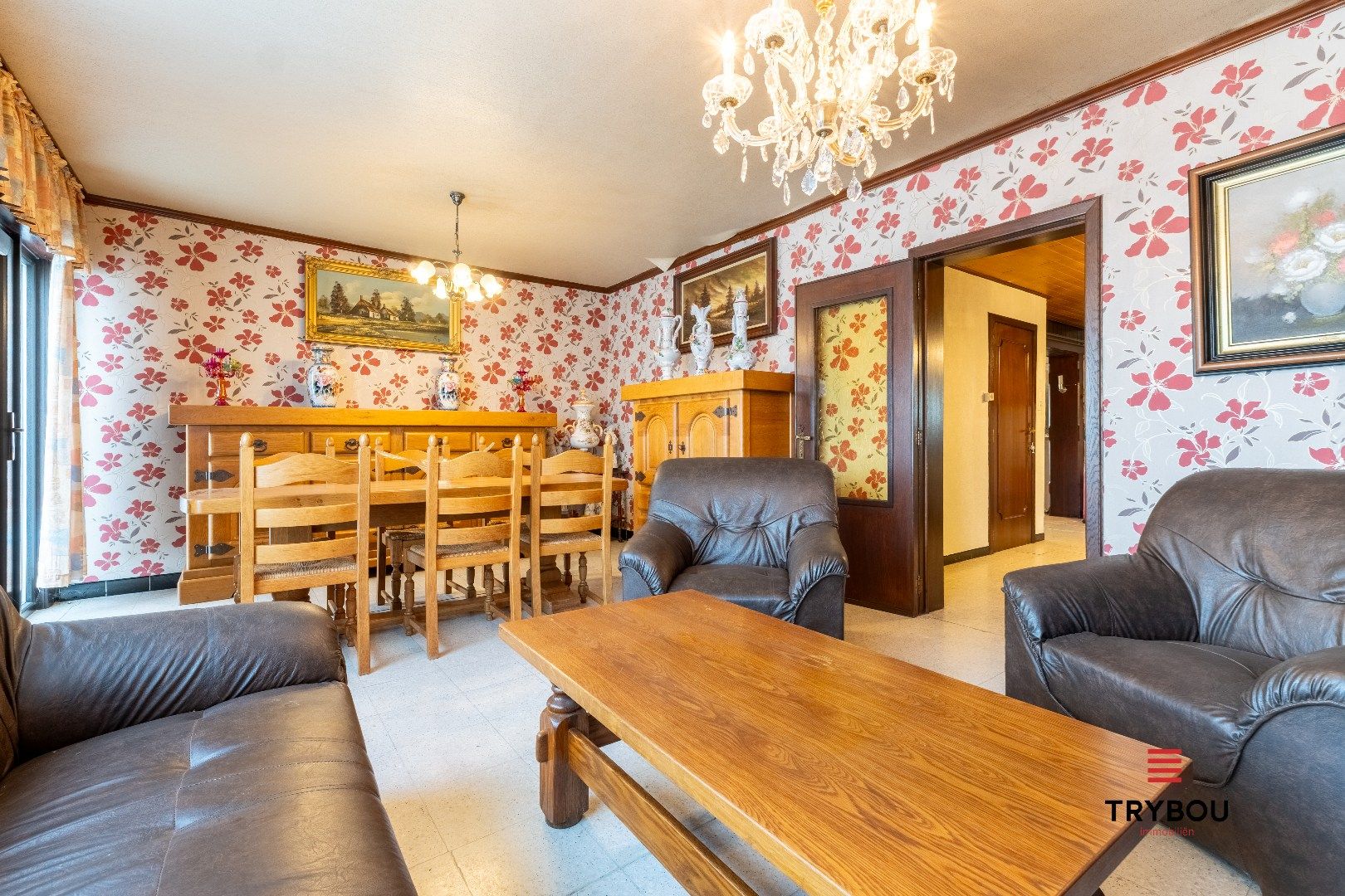 Verrassend ruime woning aan de rand van Houthulst op ruim perceel van 720m². foto 5