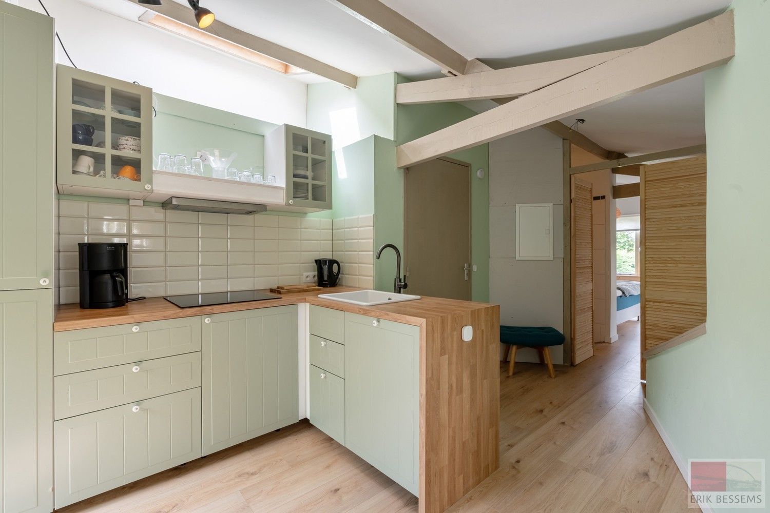 Gedeeltelijk gerenoveerde woning dat kan dienst doen als kangoeroe-woning. foto 14