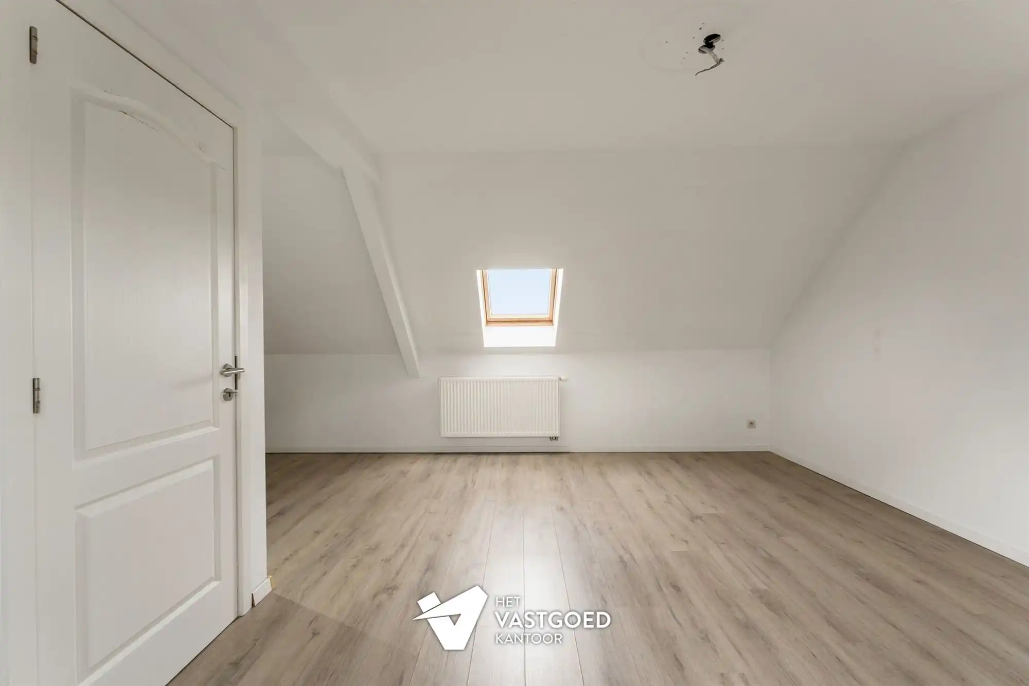 INSTAPKLAAR DUPLEX APPARTEMENT (127M²) MET 2 SLAAPKAMERS EN AUTOSTAANPLAATS TE BERINGEN foto 12
