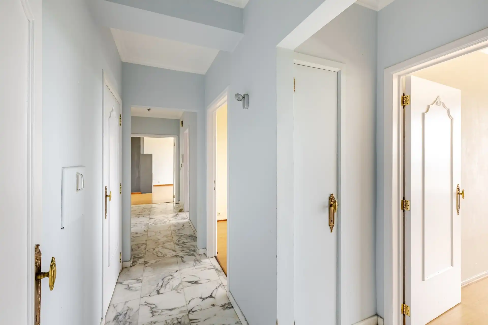 Lichtrijk appartement gelegen op topligging foto 3