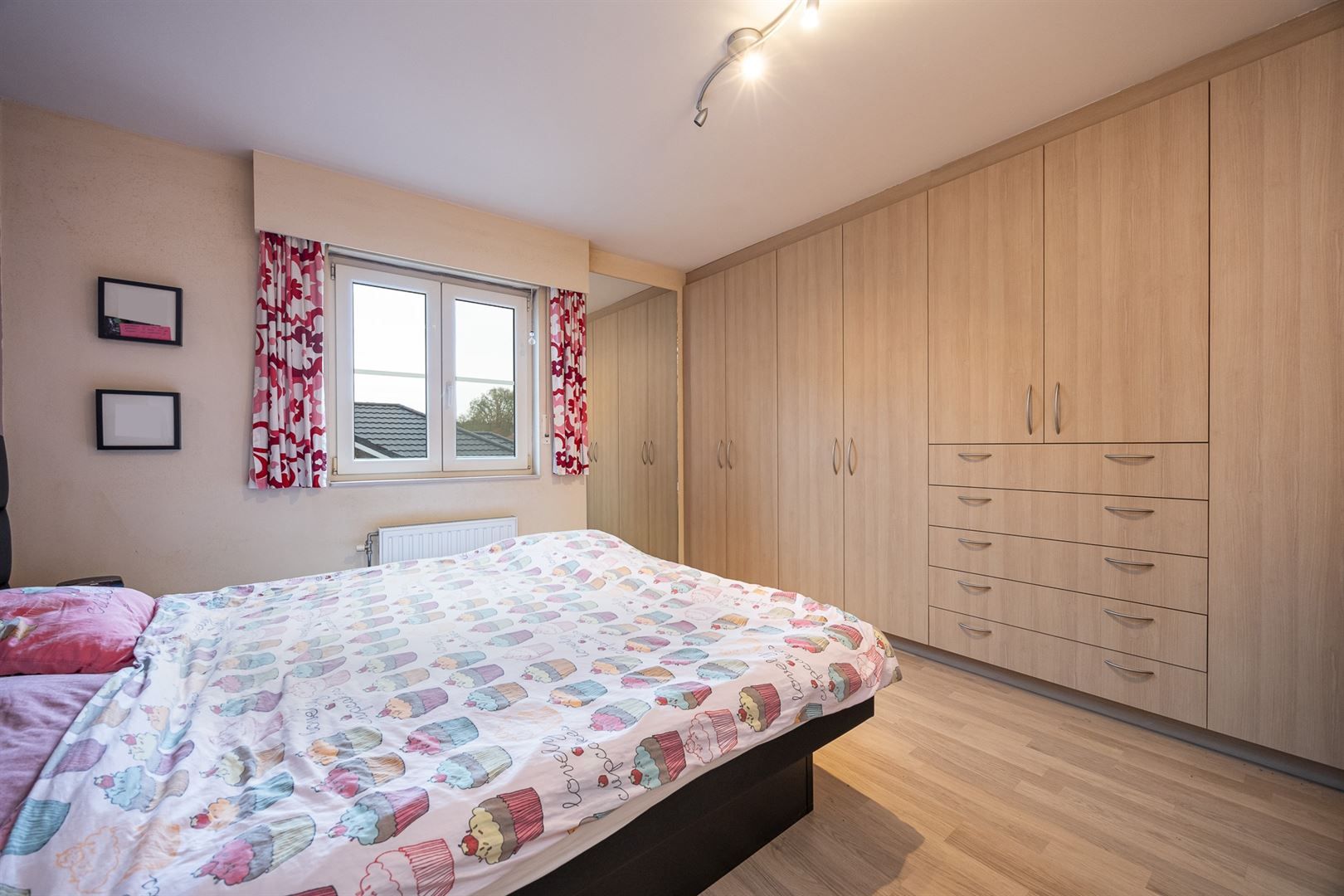 Woning op toplocatie met ruime tuin en zicht op bosgebied. foto 12