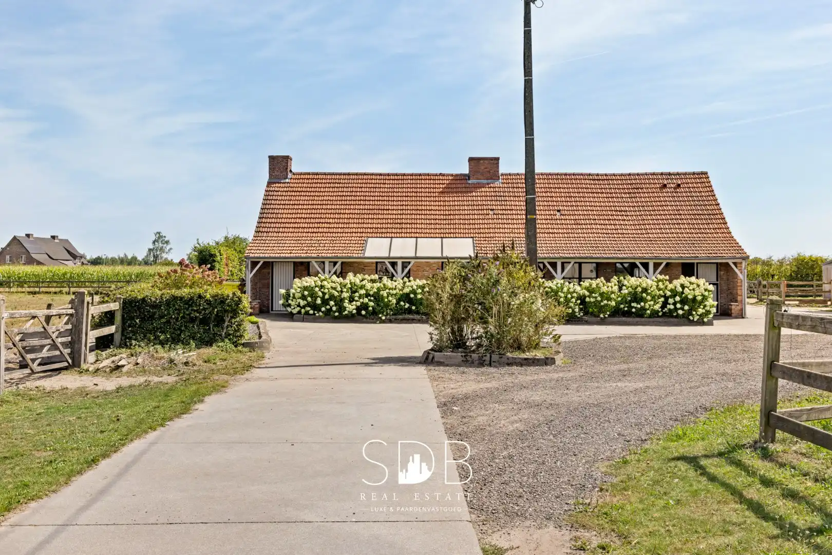 Prachtige landelijke woning met hippische accommodatie op 2,5hectare foto 20