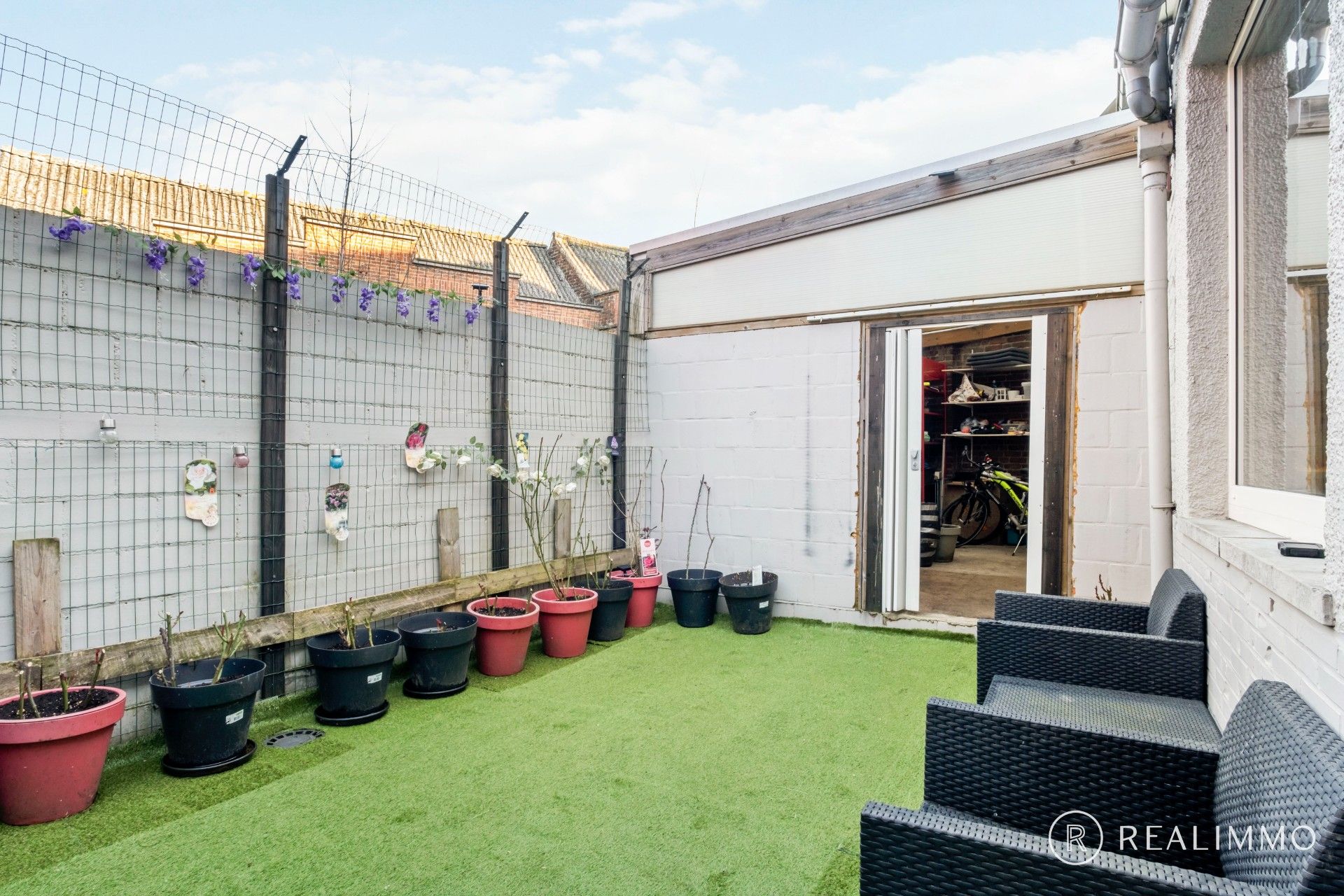 Verrassend ruime woning met 5 slaapkamers en garage foto 14