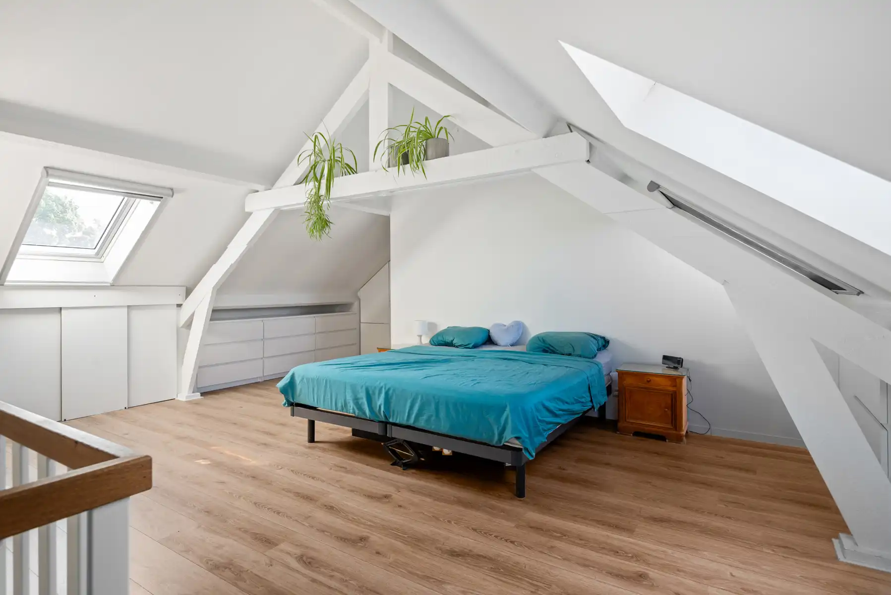 Ruime instapklare beletagewoning met bijna 250 m² bewoonbare oppervlakte, rustgevende tuin én dakterras foto 18