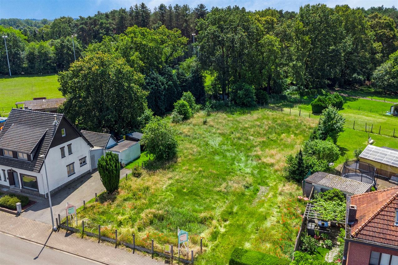 Bouwgrond 699 m² voor HOB - Zgerichte tuin foto 8