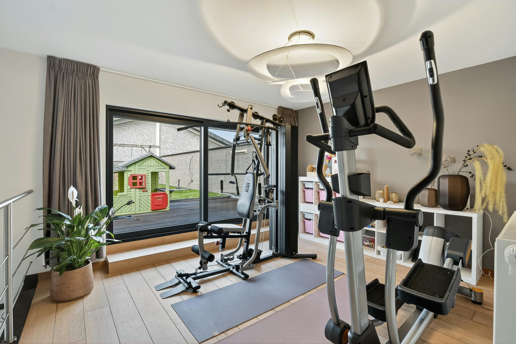 Luxe villa met exclusieve tuin en magazijn in KMO-zone foto 9