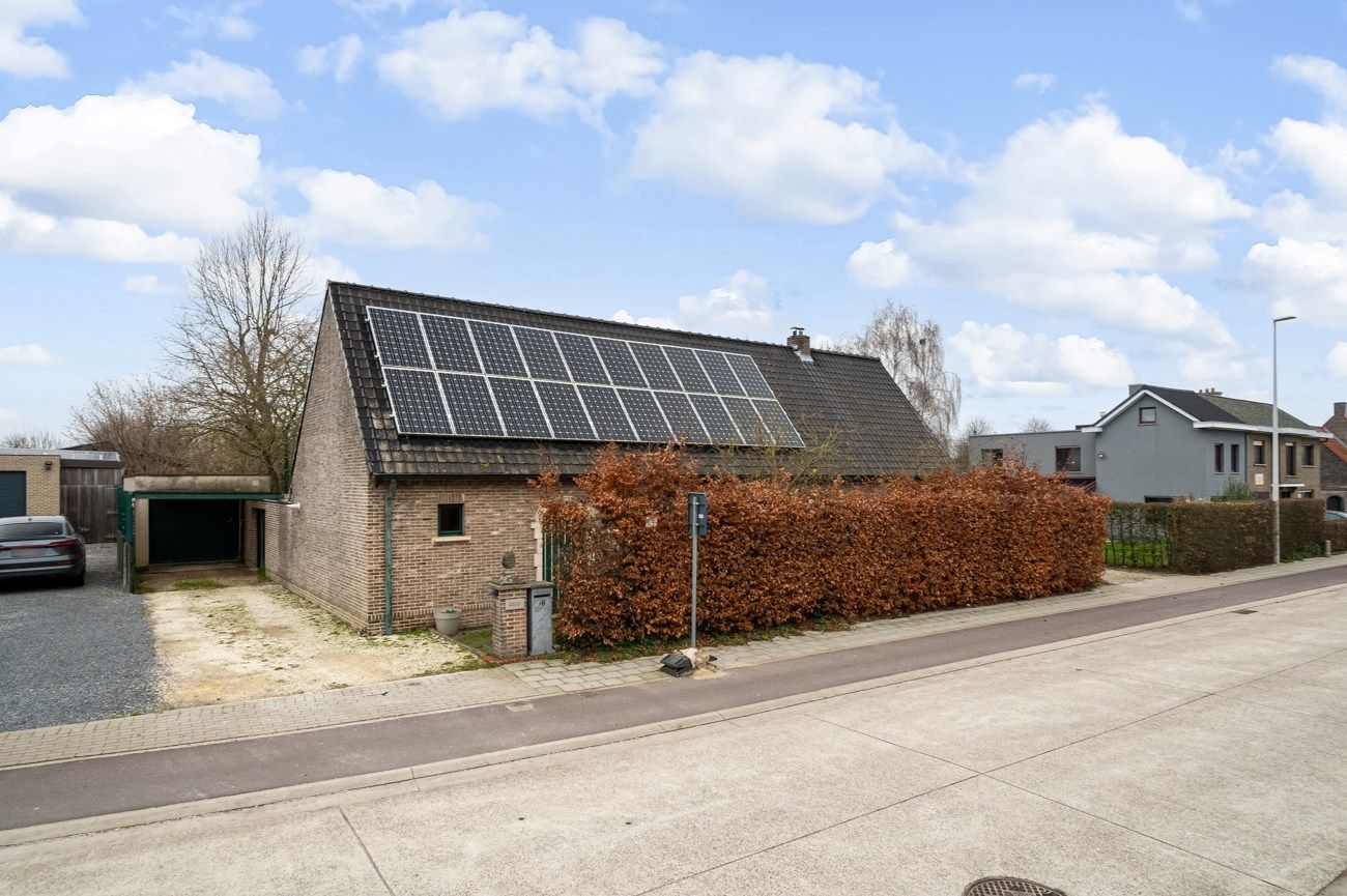 Goed gelegen villa in hoeve-stijl met ruime tuin foto 2