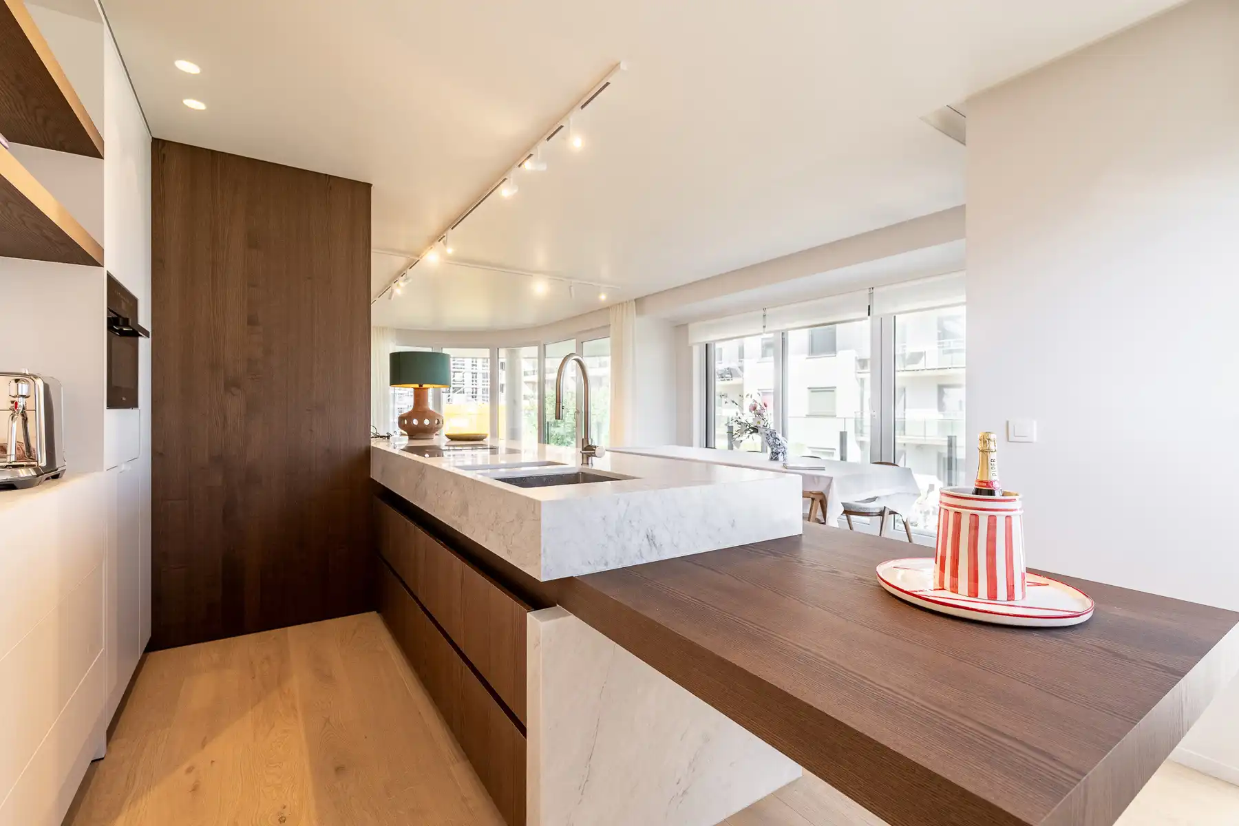 Stijlvol gerenoveerd appartement met zeezicht in het Zoute foto 11