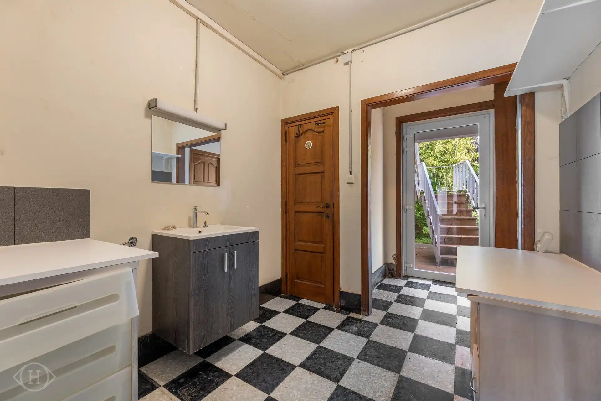Lichtrijke, te renoveren herenwoning met epc B foto 8