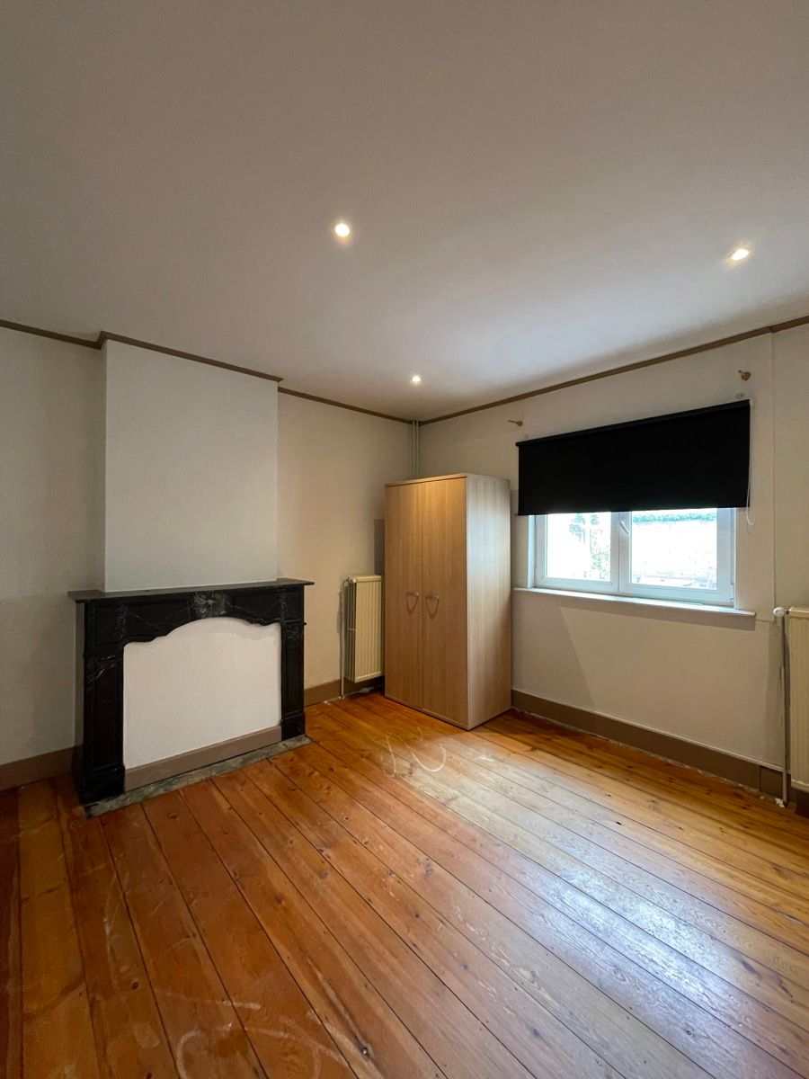 Studentenkamer met eigen douche!  foto {{pictureIndex}}