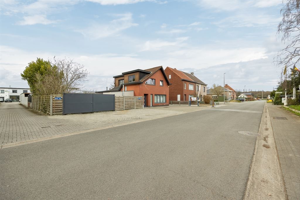 Woning met multifunctioneel magazijn foto 27