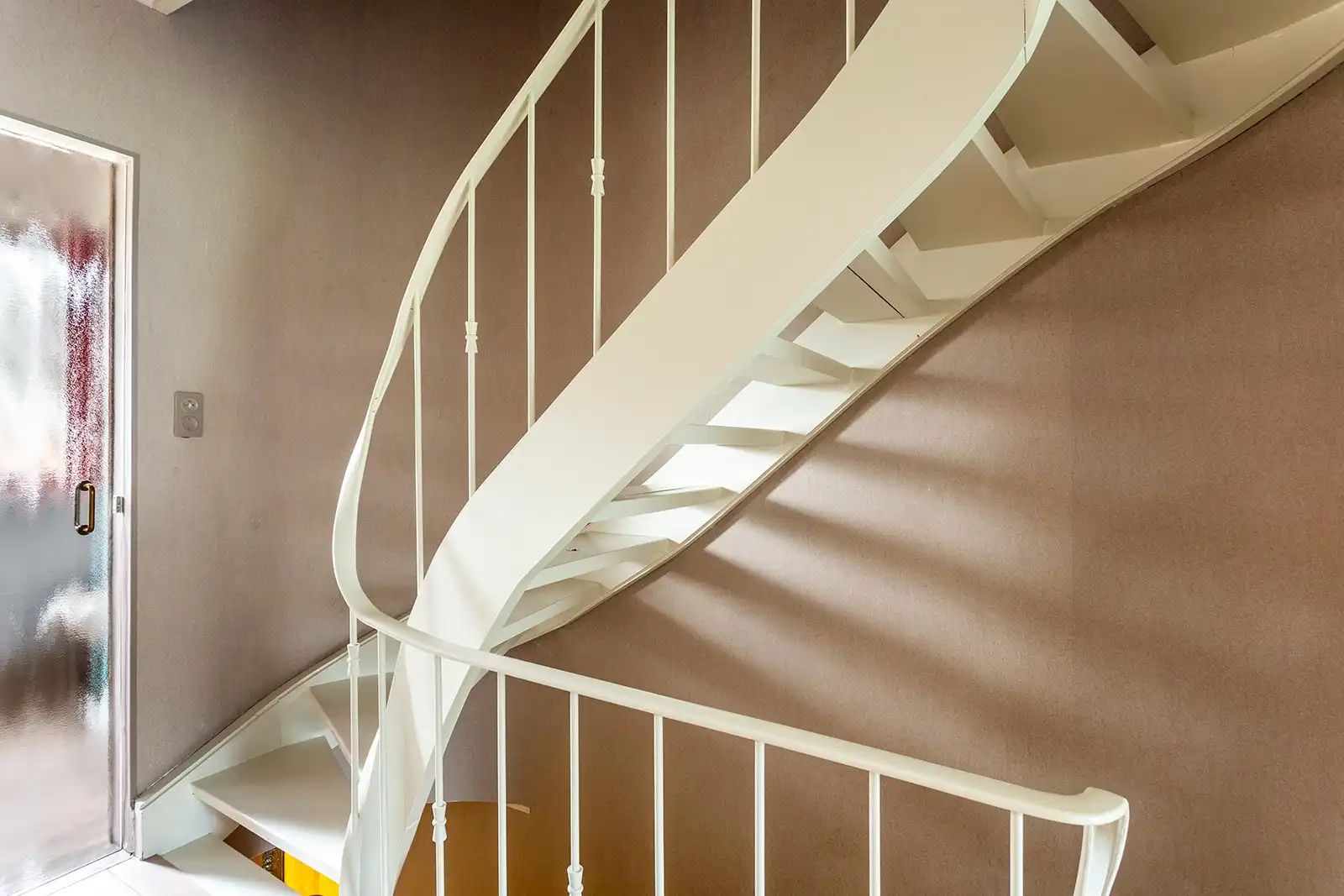 Instapklare bel-etagewoning met 3 slaapkamers en groene tuin foto 17